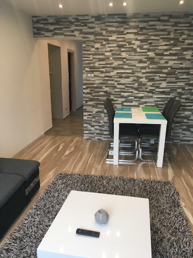 Igenyes Lakas Apartment Szeged Ngoại thất bức ảnh